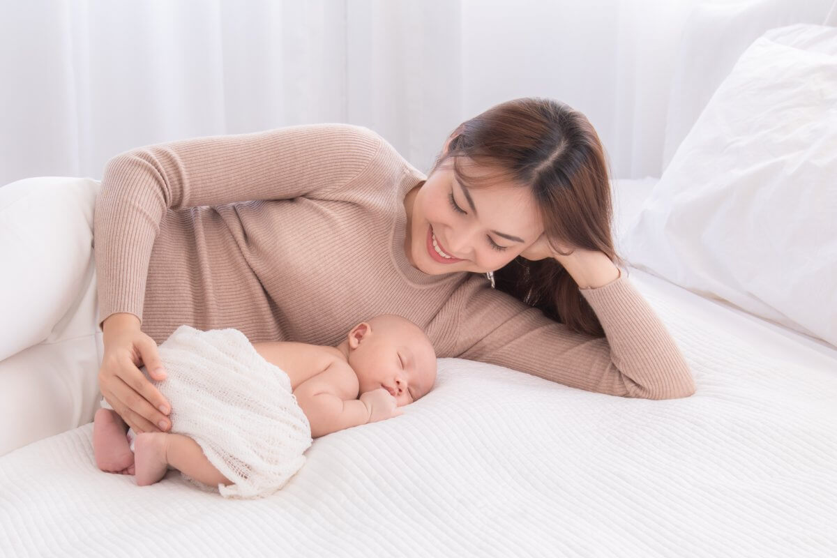 Cách chăm sóc trẻ sơ sinh từ khi chào đời đến 6 tháng tuổi để trẻ khỏe mạnh