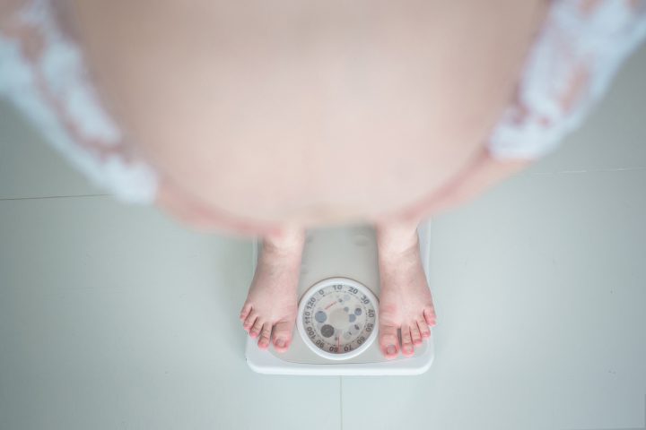 Theo dõi cân nặng của thai nhi